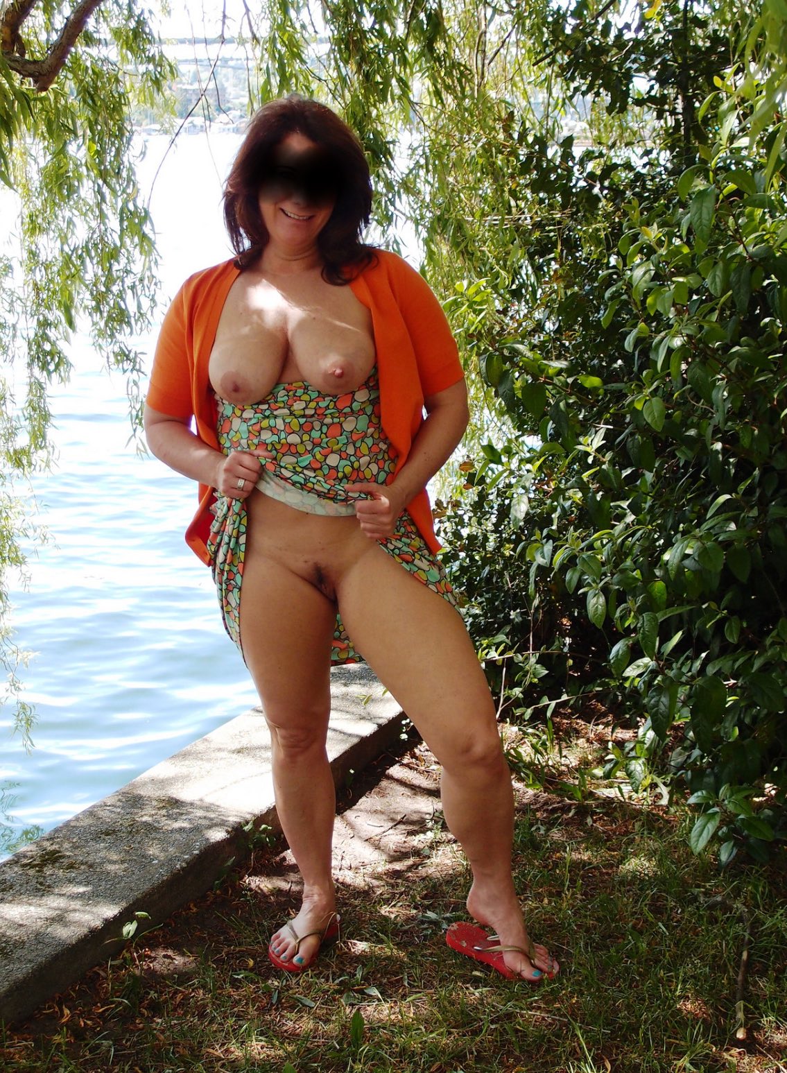 COUGAR SALOPE EN MANQUE DE SEXE 